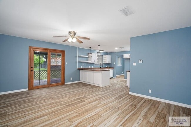 Photo - 2202 Ella St