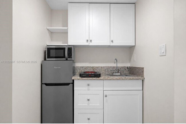 Photo - 1041 NE 9th Ave Unidad A5