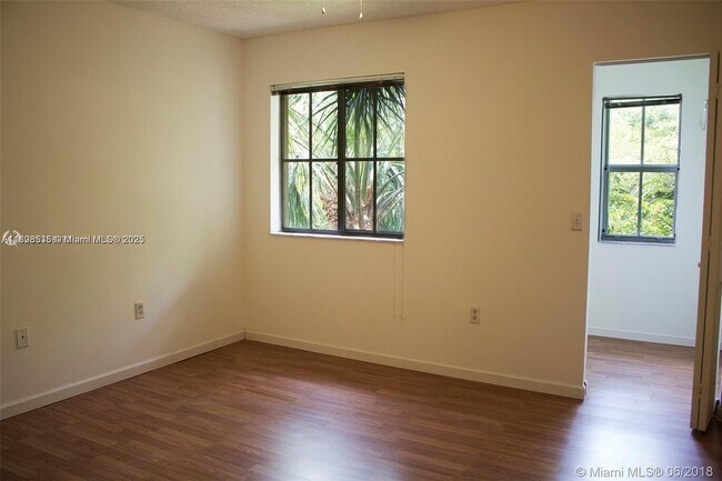 Photo - 2427 Centergate Dr Unit 306