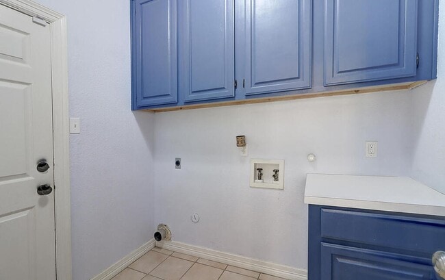 Photo - 7810 Duchess St