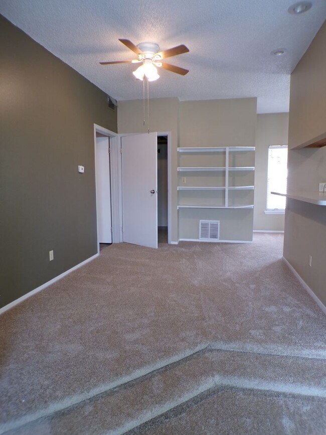 Photo - Charming 1 Bed, 1 Bath Main-Floor Condo in... Unidad J108