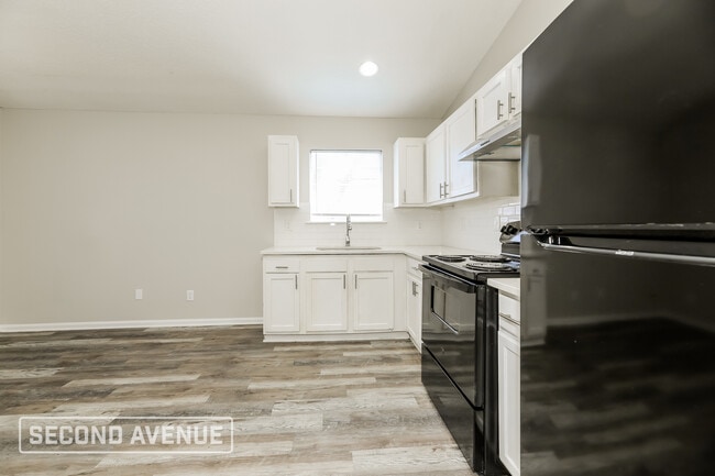 Photo - 1920 Mc Millan St