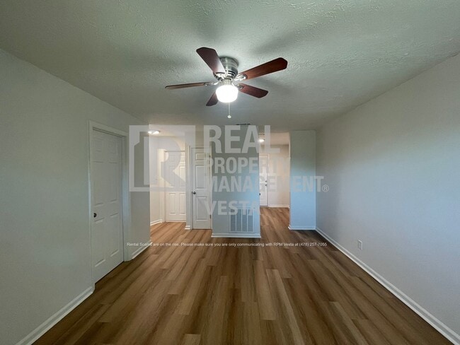 Photo - 693-697 Bowman St-697 Bowman St Unidad 697 Bowman St