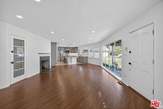 Photo - 914 El Paseo Rd