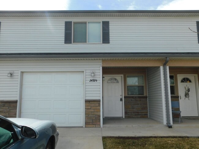 Building Photo - 2492 1/2 Brookwillow Loop