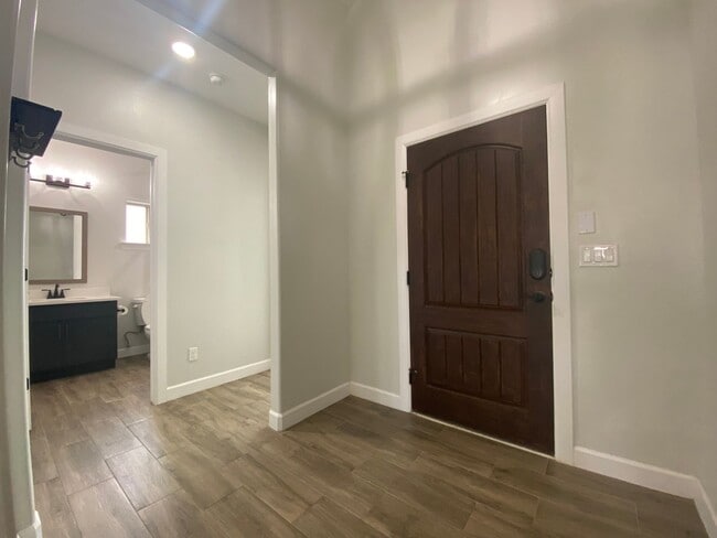 Photo - East El Paso 4 bed 2 bath Refrig A/C with gorgeous landscaping!