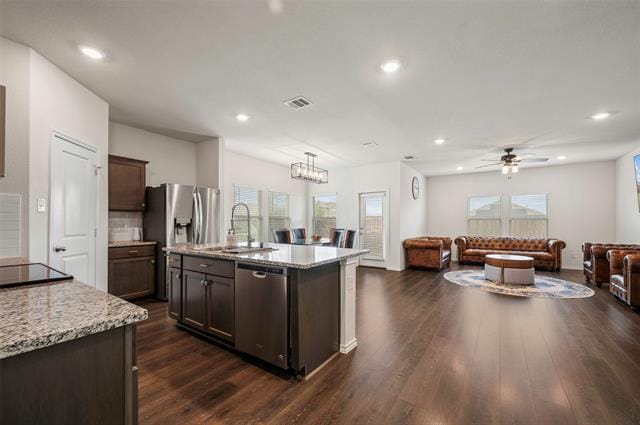 Photo - 901 Euston St