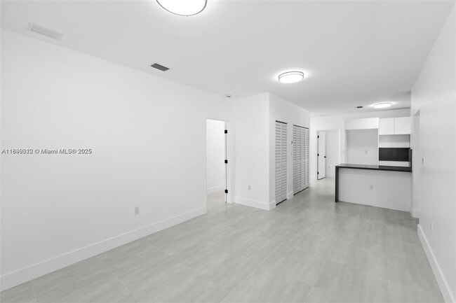 Photo - 3710 NW 13th Pl Unidad 1
