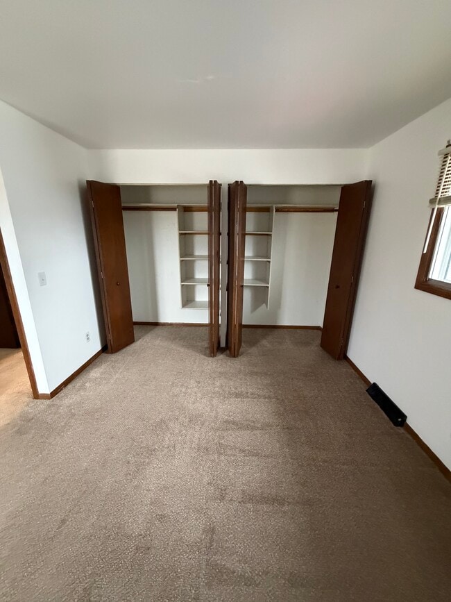 Building Photo - 6296 S 3rd St