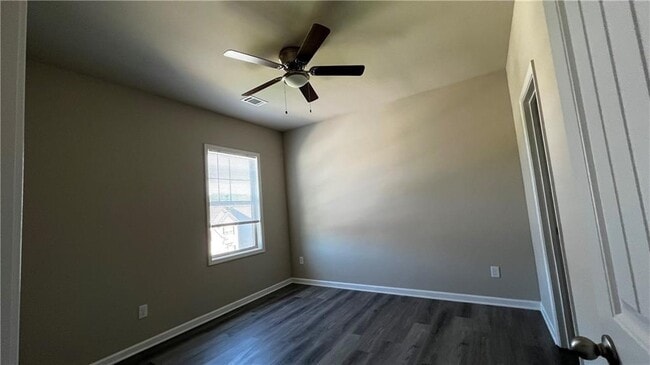 Photo - 3124 Hawthorne Path