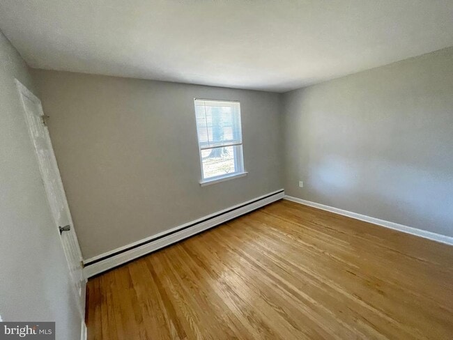 Photo - 239 S 3rd St