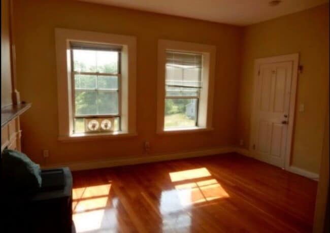 410 Old Montague Rd Unit 3