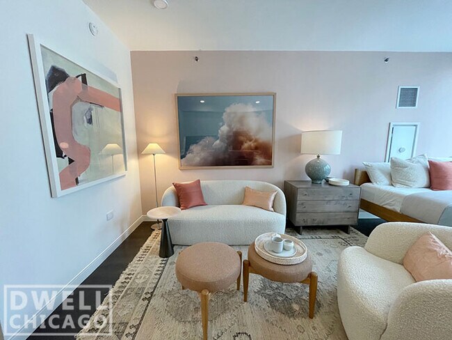 Photo - 460 E Waterside Dr