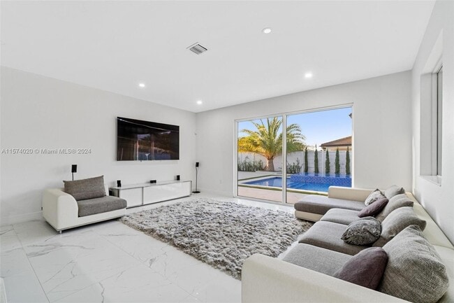Photo - 13305 SW 190th Ter