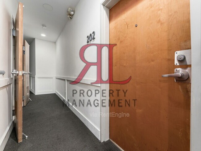 Photo - 1131 N High St Unidad 202