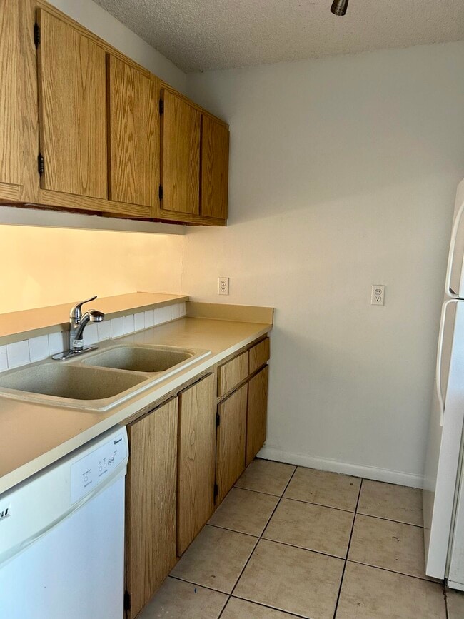 Photo - 8540 N Sherman Cir Unidad 305