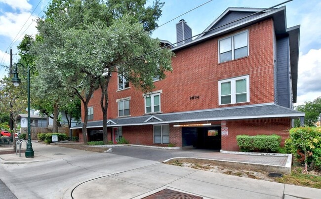 Building Photo - 2804 Rio Grande St