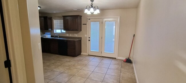 Photo - 3 bedroom 2.5 bath in Cedar Park right by IHC hospital. Built in 2008