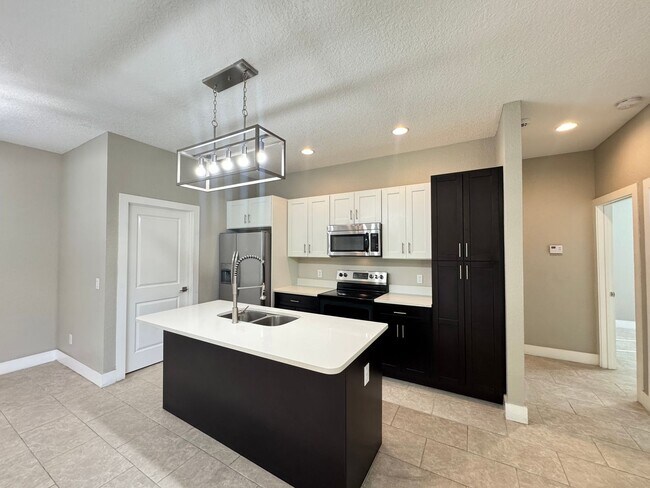 Photo - Beautiful, 4 Bedroom, 2 Bathroom Home in Poinciana!!