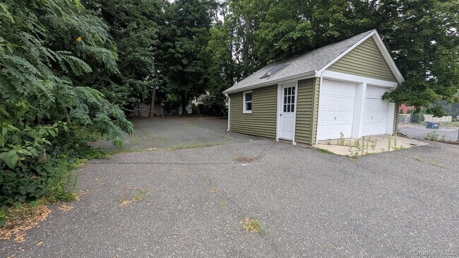 Photo - 153 W Main St