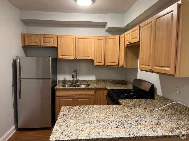 Building Photo - 2341 N Commonwealth Ave Unit 104 Rental