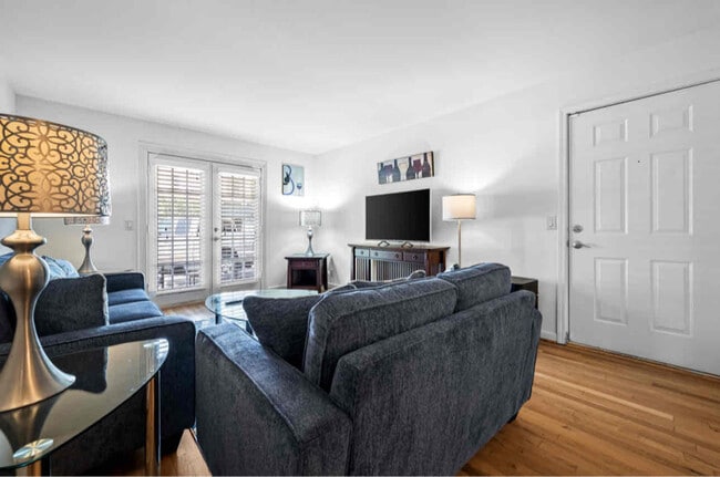 Photo - 2905 Burch Ave Unit 3