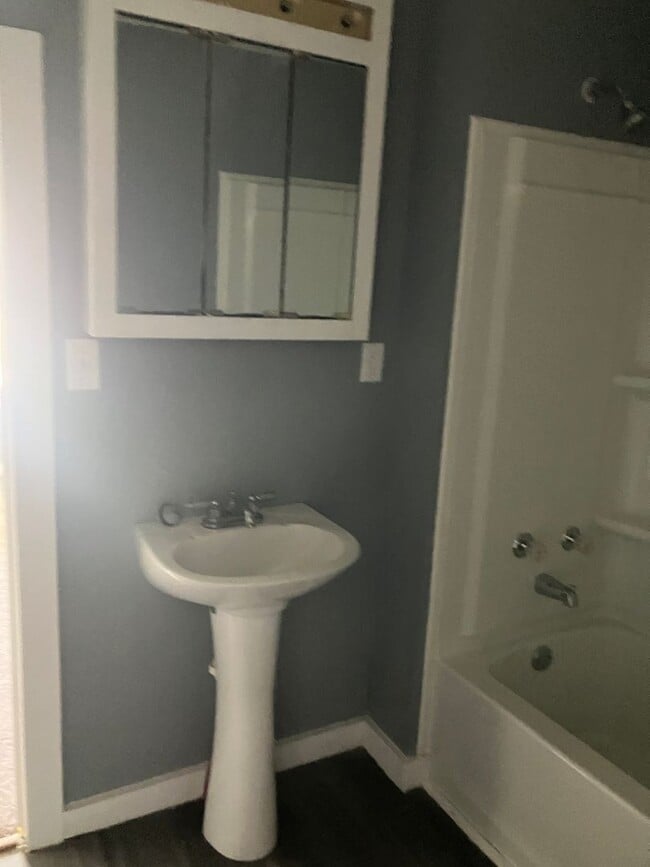Refreshed 2 bedroom home - Refreshed 2 bedroom home