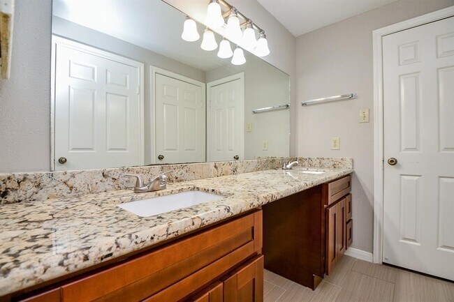 Photo - 2255 Braeswood Park Dr Unidad 168
