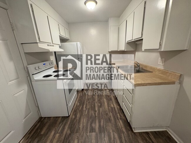 Photo - 406 Russell Pkwy Unit 4