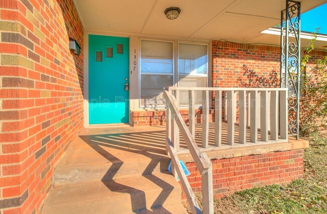 Photo - 1307 NW 81st St