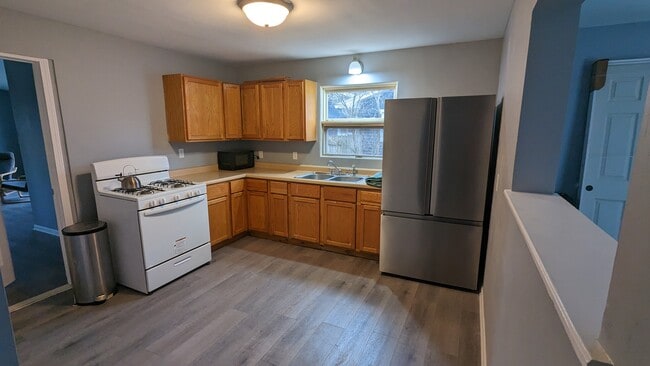 Photo - 616 White Oak Dr