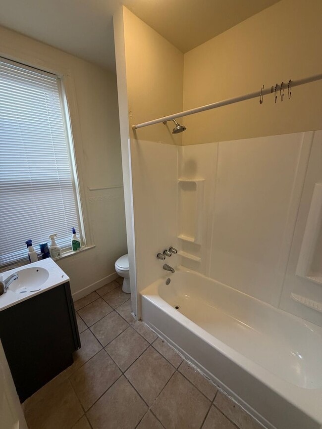 Photo - 1103 Lindley Ave Unit 3