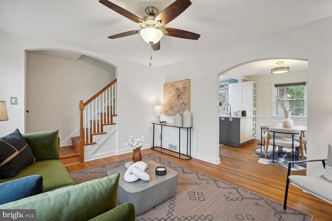 Photo - 304 S Glebe Rd