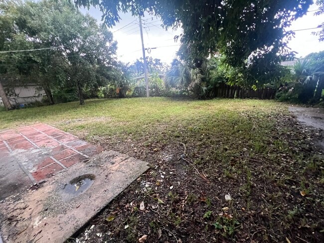 734 Bonnie Cir
