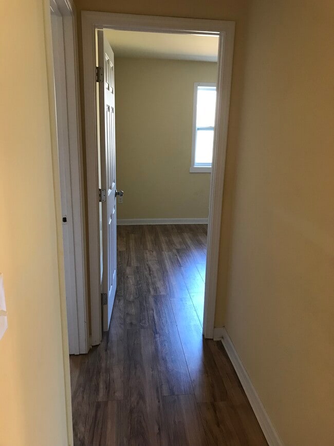 Building Photo - 2588 wren cir Unit B