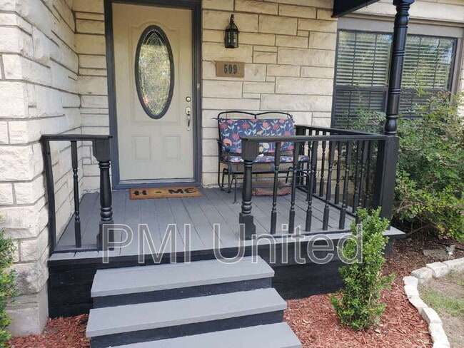 Photo - 509 Bryan St