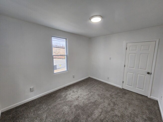 Photo - Main Street Triplex Unidad 2