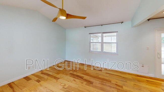 Photo - 4827 Birchwood Pl