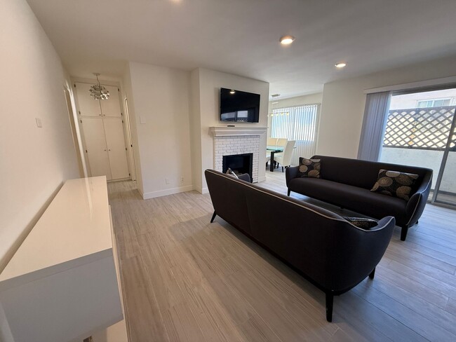 Photo - Welcome to 404 San Vicente — Prime Santa M...