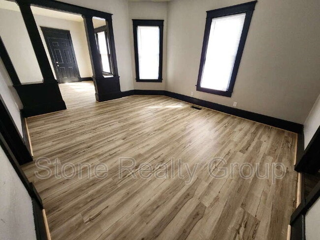 Photo - 1527 5th Ave