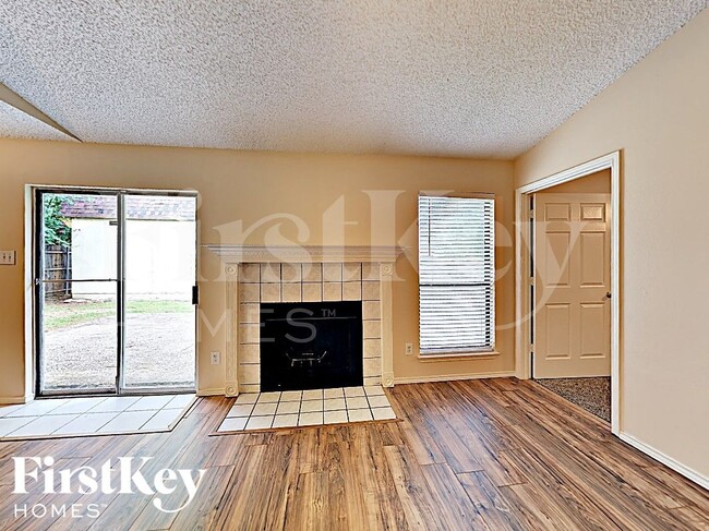 6222 Arrowwood Dr