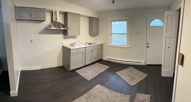 Building Photo - 818 S Jefferson St Unit 824