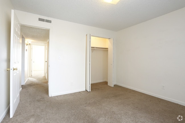 Photo - Lakeside Villas