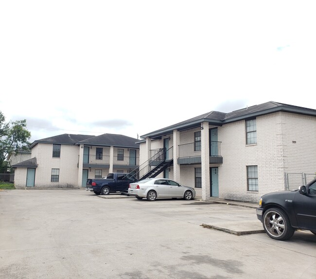 909 W. Caffery - 909 W. Caffery Condo Unit 3