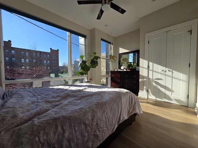 Photo - 1227 N Leithgow St