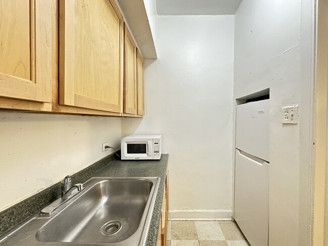 Photo - 512 W Arlington Pl Unit J06W