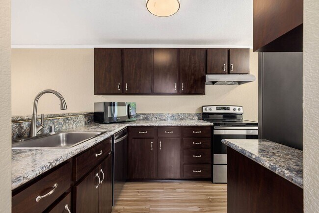 Photo - 280 Newport Way NW