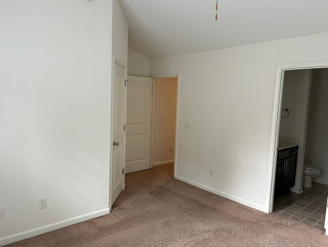 Photo - 208 Jordan Ln Unidad D