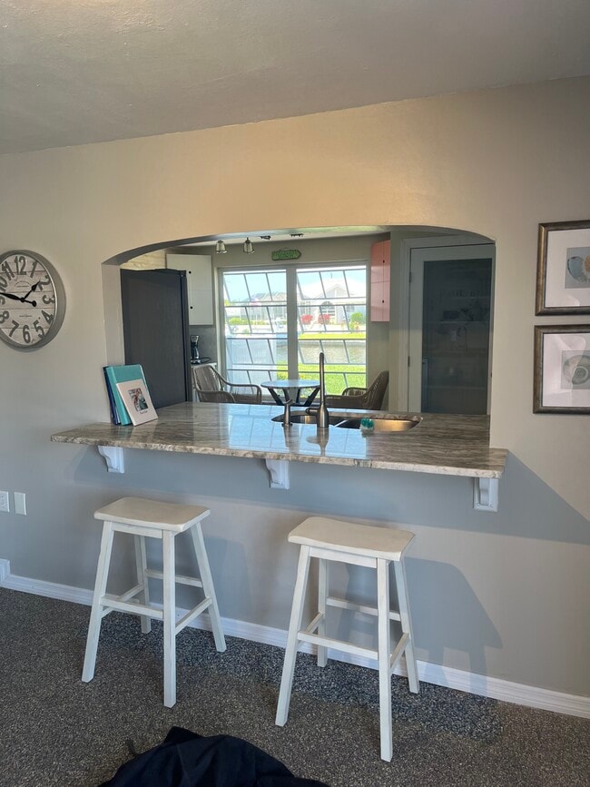 Photo - 24 Oakwood Dr N