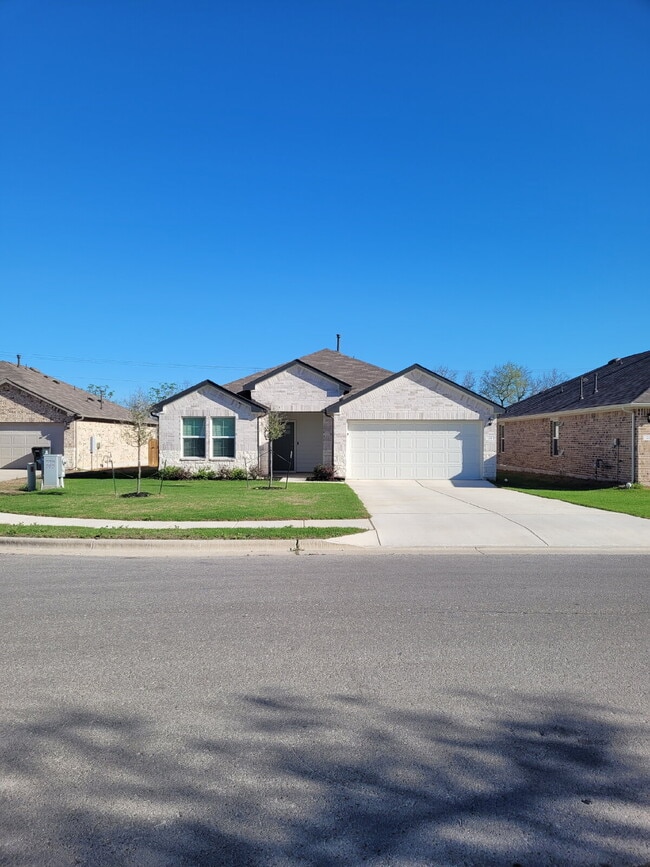 Building Photo - 211 Callado Cir